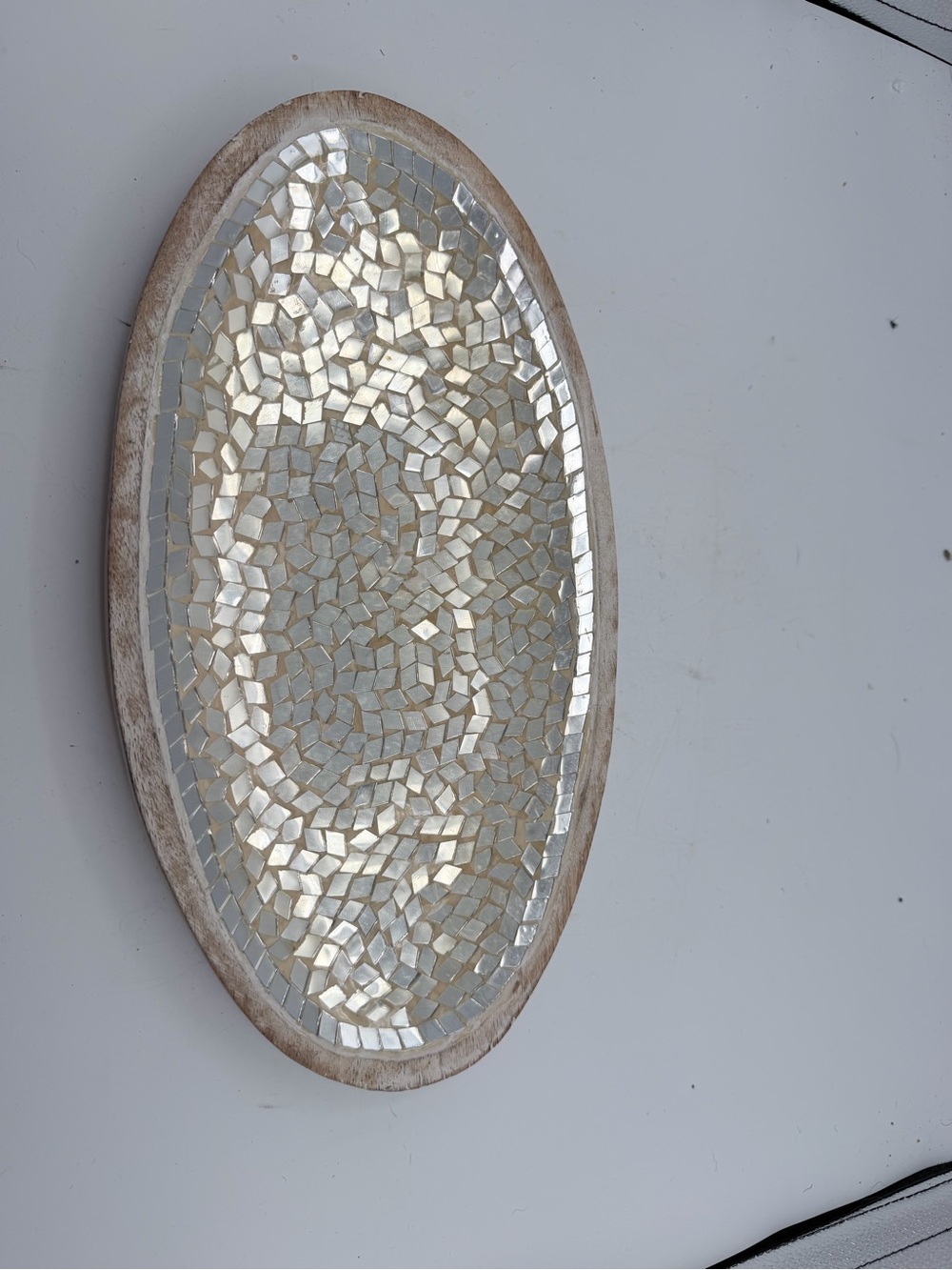 Irregular Mother-of-Pearl Mosaic Oval JewlryTray - White/Gold